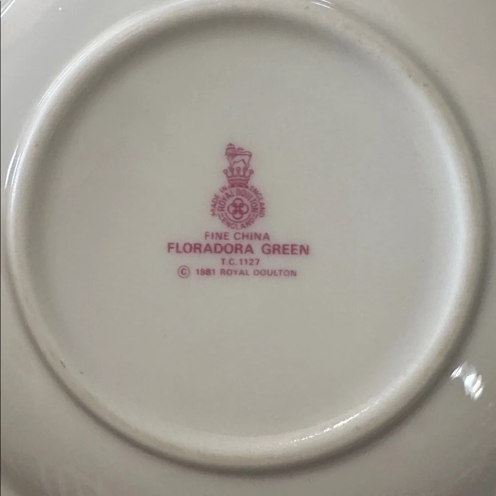 Royal Doulton Floradora Green 1981 Tea Cup Saucer Set of 5 Fine China‎ Vintage